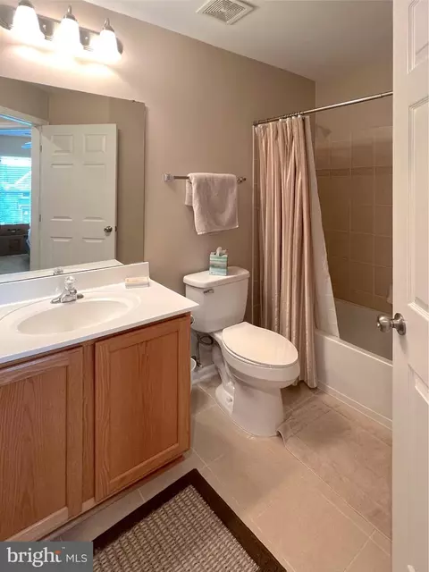 Bath - 29 Baltic Ln, Ranson, WV 25438 photo 5 of 6