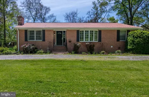 286 Falling Spring Rd, Shepherdstown, WV 25443