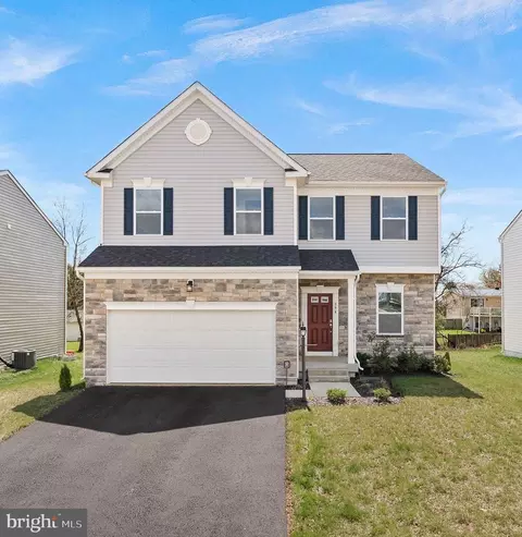 8 Freeman St, Ranson, WV 25438