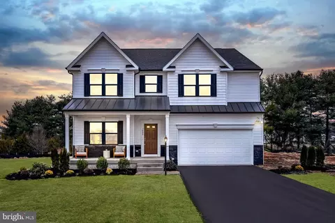 10 Freeman St, Ranson, WV 25438