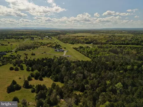 Wright Brothers Court, Summit Point, WV 25446