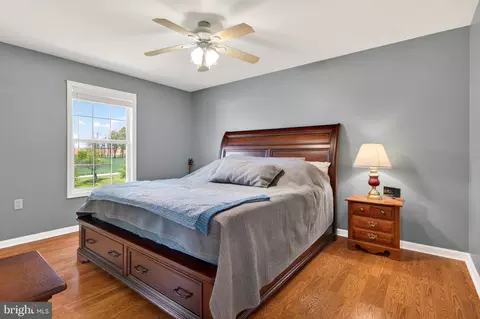 Bedroom - 229 Quail Run Rd, Summit Point, WV 25446 photo 4 of 6