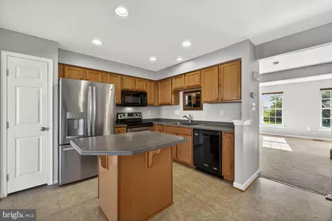 Kitchen - 1229 Mare St, Ranson, WV 25438 photo 7 of 8
