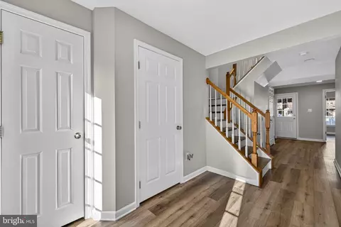 Entry Way - 1229 Mare St, Ranson, WV 25438 photo 3 of 14