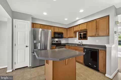 Kitchen - 1229 Mare St, Ranson, WV 25438 photo 1 of 8