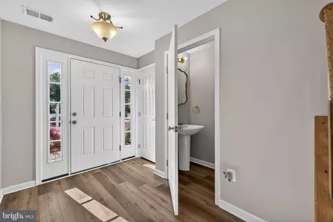 Entry Way - 1229 Mare St, Ranson, WV 25438 photo 5 of 14