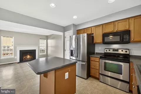 Kitchen - 1229 Mare St, Ranson, WV 25438 photo 5 of 8