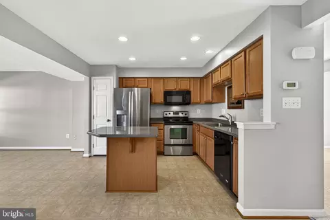 Kitchen - 1229 Mare St, Ranson, WV 25438 photo 3 of 8