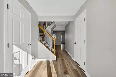 Entry Way - 1229 Mare St, Ranson, WV 25438 photo 4 of 14