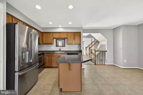 Kitchen - 1229 Mare St, Ranson, WV 25438 photo 6 of 8