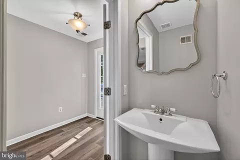 Entry Way - 1229 Mare St, Ranson, WV 25438 photo 6 of 14