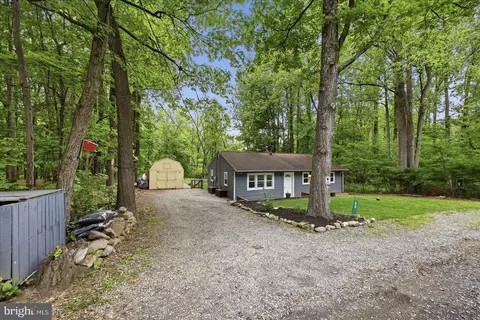65 Floral Ln, Harpers Ferry, WV 25425