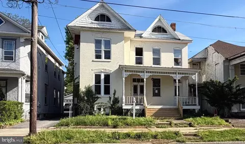 311 E Washington St, Charles Town, WV 25414