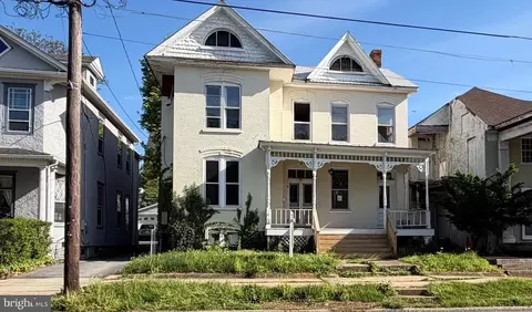 311 E Washington St, Charles Town, WV 25414