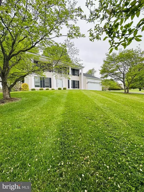 91 Prides Xing, Shenandoah Junction, WV 25442