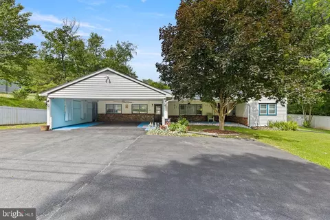 83 Hostler Rd, Harpers Ferry, WV 25425