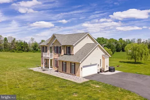 250 Paulas Cir, Kearneysville, WV 25430