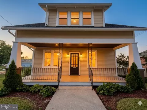 317 E 1st Ave, Charles Town, WV 25414
