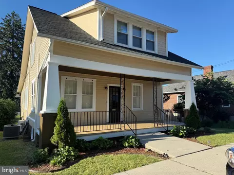 317 E 1st Ave, Charles Town, WV 25414