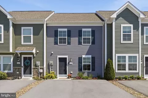 658 Thumper Dr, Ranson, WV 25438