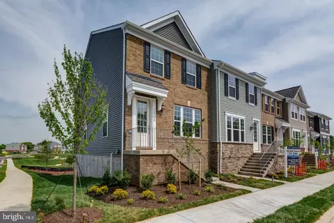 10 Harrison Aly #578, Ranson, WV 25438