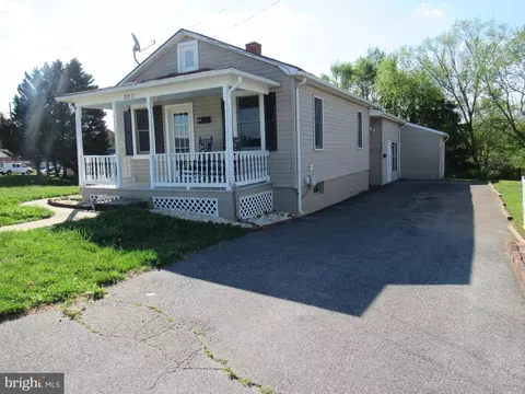 203 W 5th Ave, Ranson, WV 25438