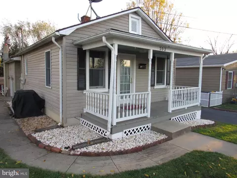 Exterior - 203 W 5th Ave, Ranson, WV 25438 photo 1 of 2