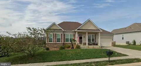110 Okanagan Dr, Charles Town, WV 25414
