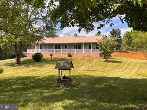 101 Veronica Ln, Charles Town, WV 25414