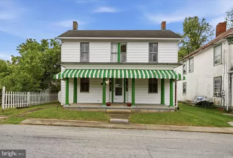309 W Academy St, Charles Town, WV 25414