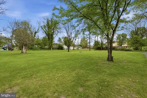 415 Mcdonald St, Ranson, WV 25438