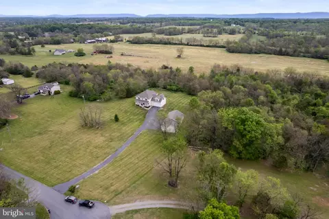 64 Sunflower Dr, Kearneysville, WV 25430