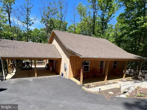 194 Black Bear Trl, Harpers Ferry, WV 25425