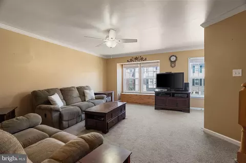 Living - 101 Eldon Dr, Charles Town, WV 25414 photo 1 of 3