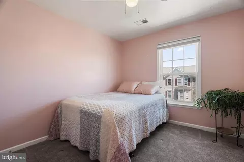 Bedroom - 101 Eldon Dr, Charles Town, WV 25414 photo 4 of 5