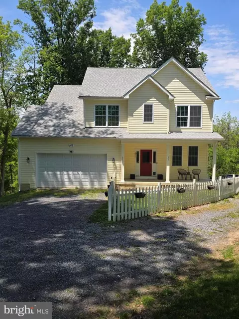 167 Hyde Park Ln, Charles Town, WV 25414