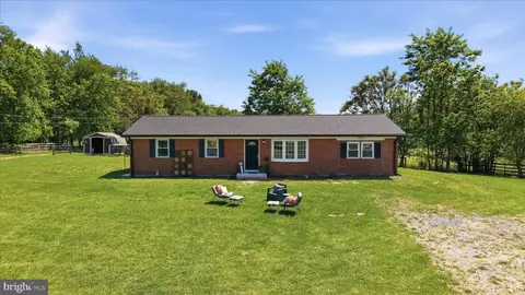 1381 Leetown Rd, Summit Point, WV 25446