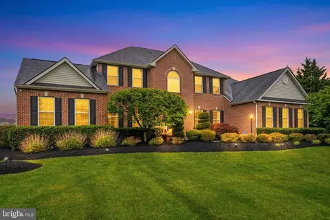 104 Grasmere Dr, Charles Town, WV 25414