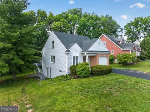 122 Hensel Dr, Shepherdstown, WV 25443