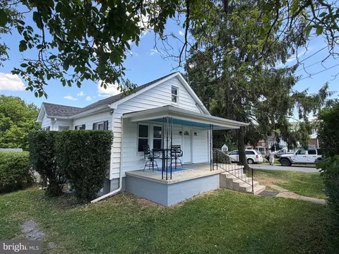 35 Paul Courtney Dr, Harpers Ferry, WV 25425