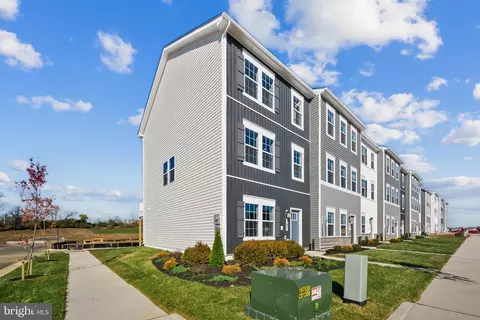 35 Aloma St, Charles Town, WV 25414