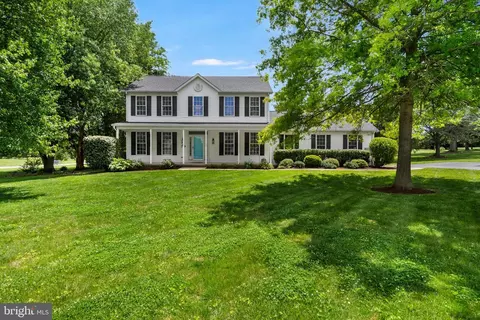 494 Pleasant Valley Dr, Charles Town, WV 25414