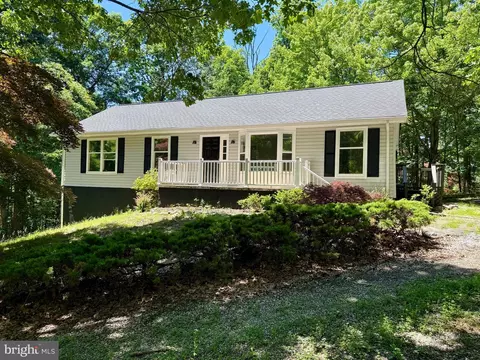 213 Harvey Rd, Harpers Ferry, WV 25425