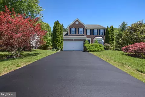 438 Sawgrass Dr, Charles Town, WV 25414