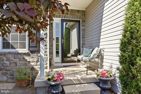 Exterior - 25 Overbrook Rd, Ranson, WV 25438 photo 9 of 12