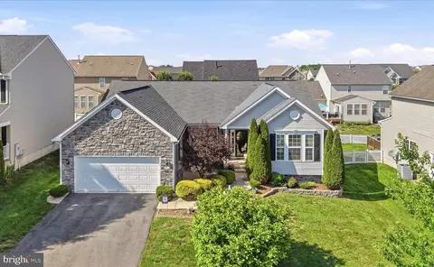 25 Overbrook Rd, Ranson, WV 25438