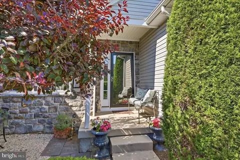 Exterior - 25 Overbrook Rd, Ranson, WV 25438 photo 1 of 12
