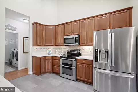 Kitchen - 25 Overbrook Rd, Ranson, WV 25438 photo 4 of 6