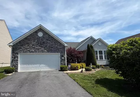 25 Overbrook Rd, Ranson, WV 25438
