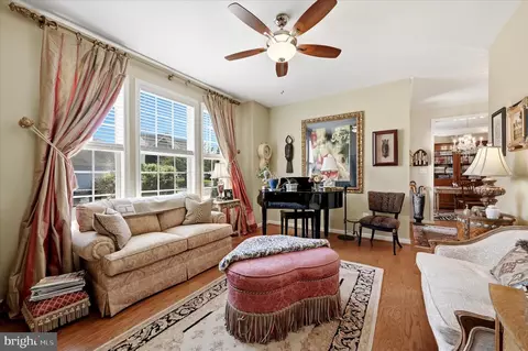 Living - 25 Overbrook Rd, Ranson, WV 25438 photo 1 of 4